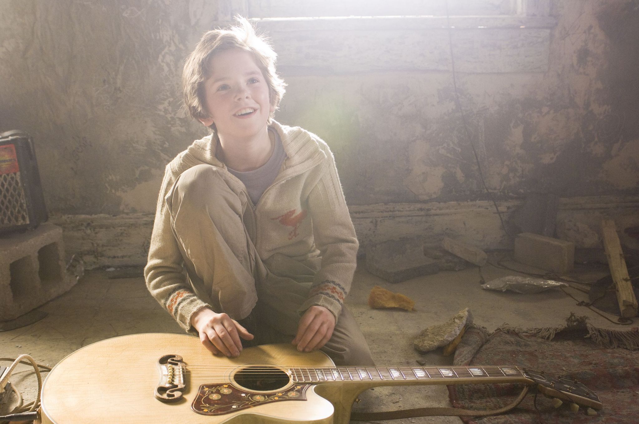 Still of Freddie Highmore in August Rush (2007)