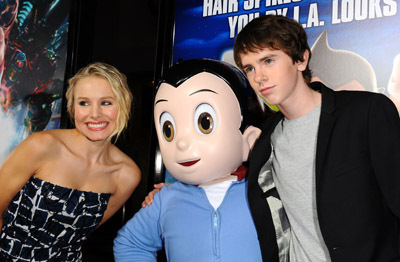 Kristen Bell and Freddie Highmore at event of Astro Boy (2009)