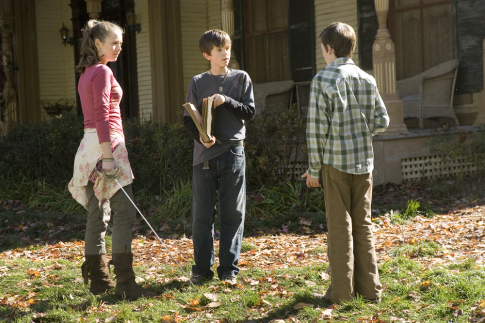 Still of Sarah Bolger and Freddie Highmore in The Spiderwick Chronicles (2008)