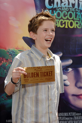 Freddie Highmore at event of Carlis ir sokolado fabrikas (2005)