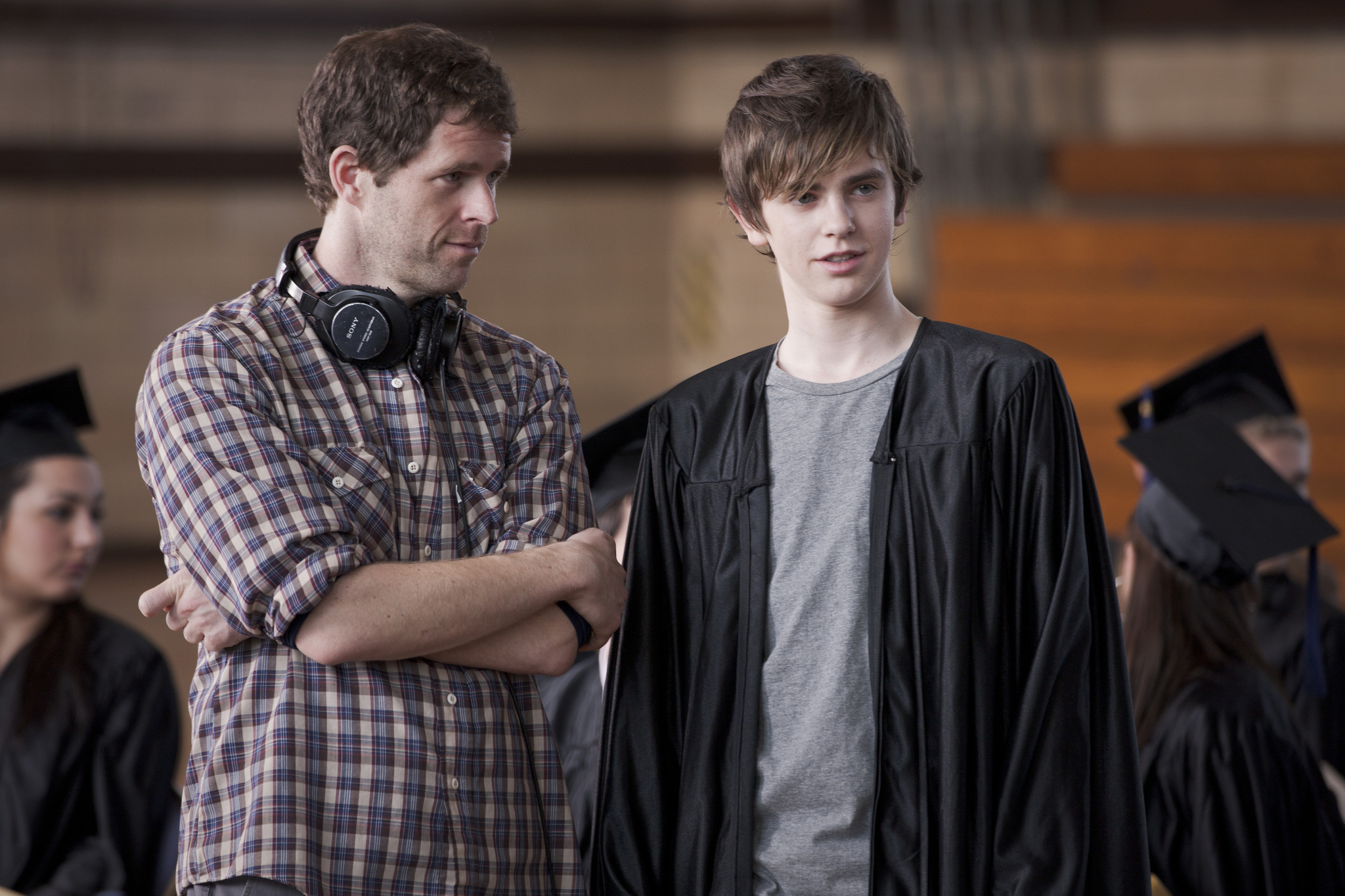 Still of Freddie Highmore and Gavin Wiesen in The Art of Getting By (2011)