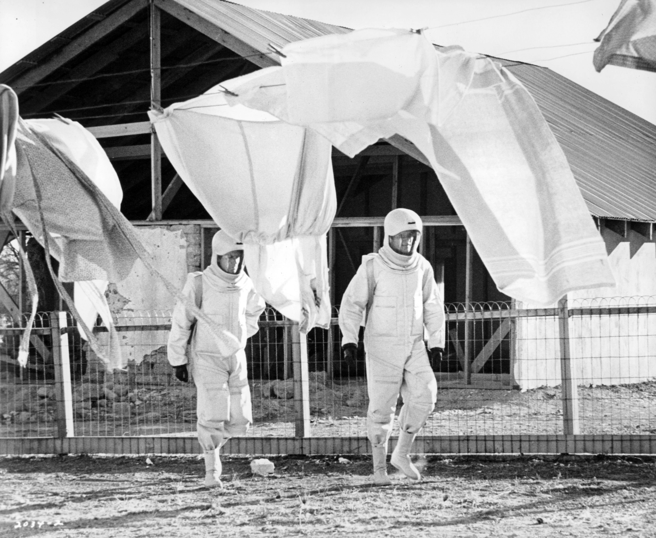 Still of Arthur Hill and James Olson in The Andromeda Strain (1971)