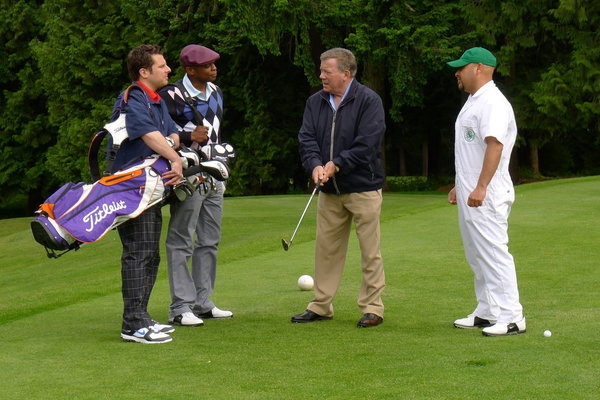 Still of William Shatner, Dulé Hill and James Roday in Aiskiaregys (2006)