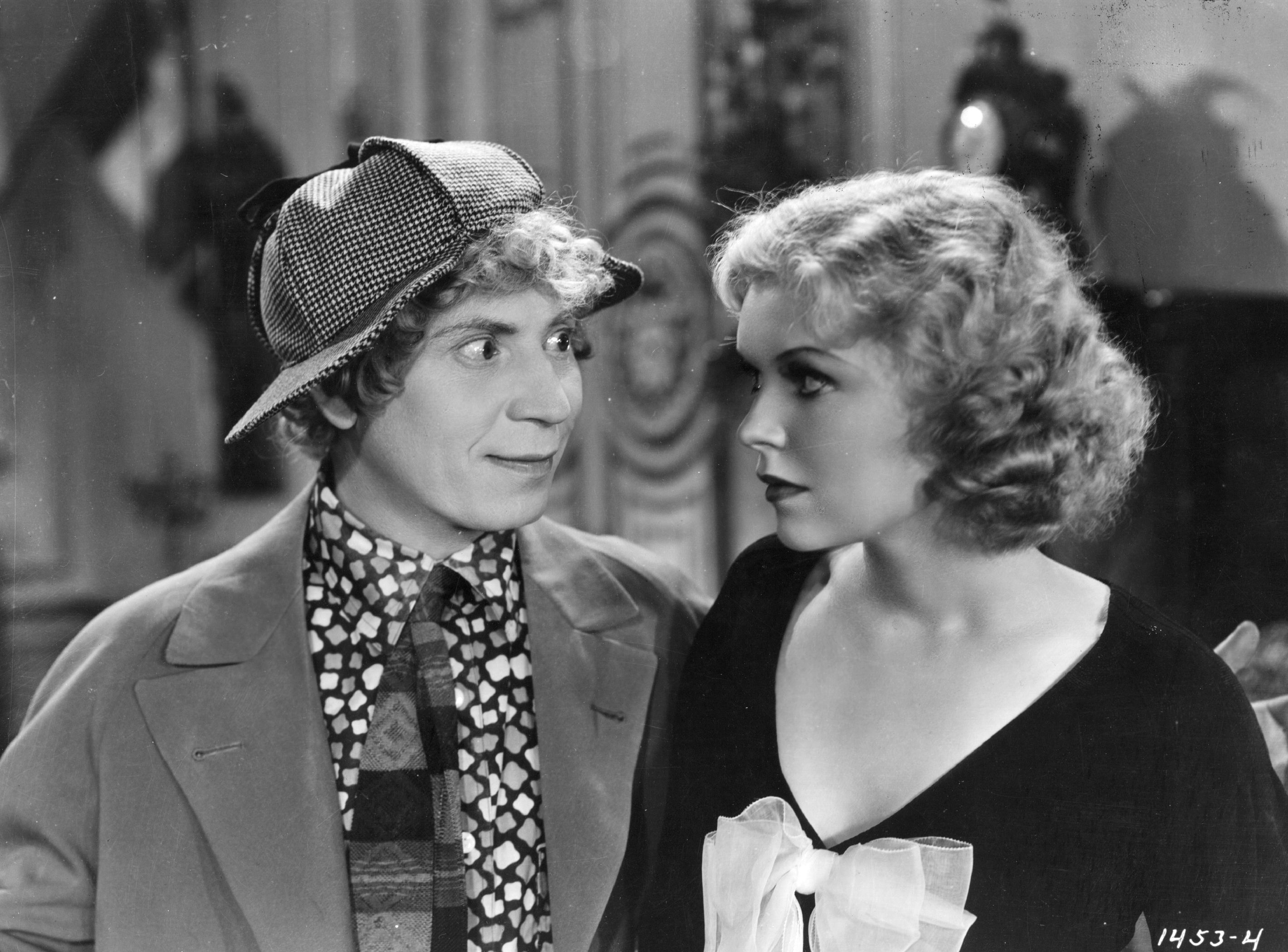 Still of Verna Hillie and Harpo Marx in Duck Soup (1933)
