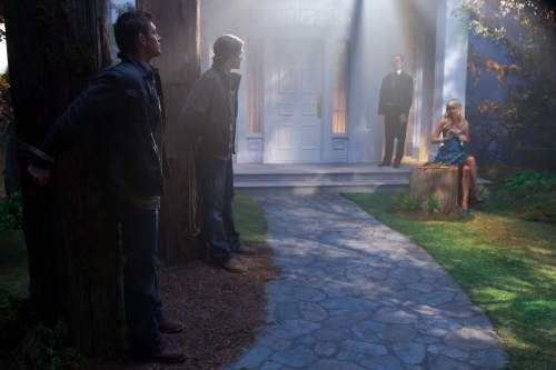 Still of Jensen Ackles, Paris Hilton and Jared Padalecki in Supernatural (2005)