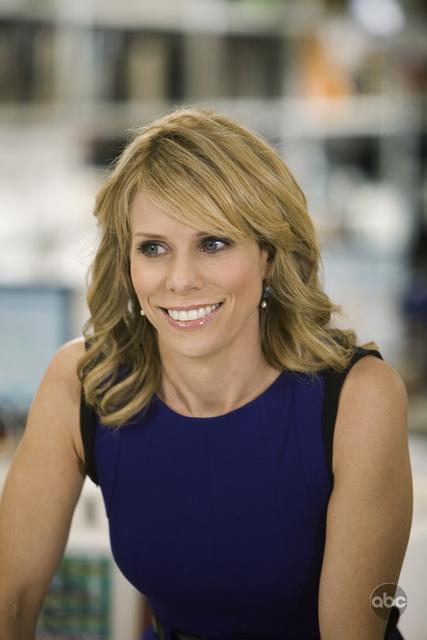 Still of Cheryl Hines in In the Motherhood (2009)