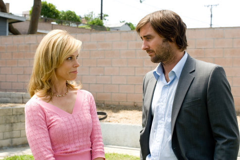 Still of Luke Wilson and Cheryl Hines in Henry Poole Is Here (2008)