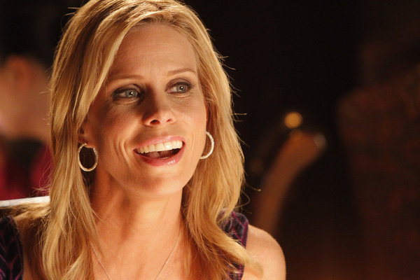 Still of Cheryl Hines in Love Bites (2011)