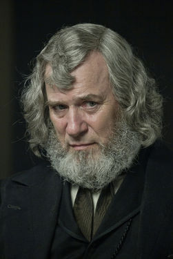 Grainger Hines as Gideon Welles in 