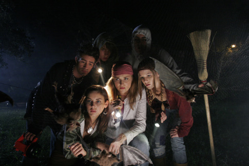 Still of Lucy Lawless, Robin Hines, Jessica Stroup and Josh Segarra in Vampire Bats (2005)