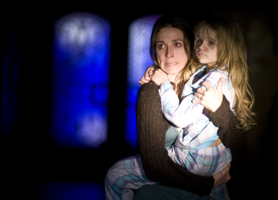 Still of Marin Hinkle and Joey King in Quarantine (2008)