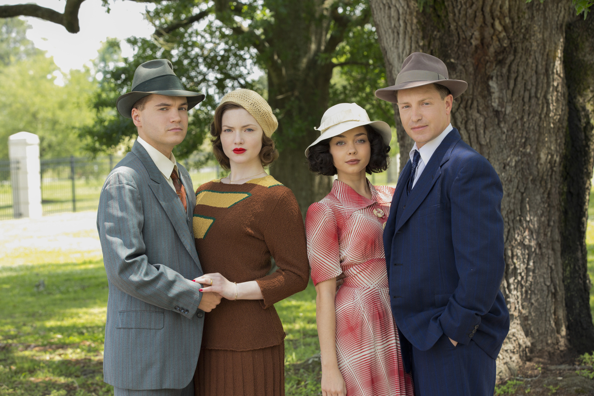 Still of Holliday Grainger, Emile Hirsch, Sarah Hyland and Lane Garrison in Bonnie and Clyde (2013)
