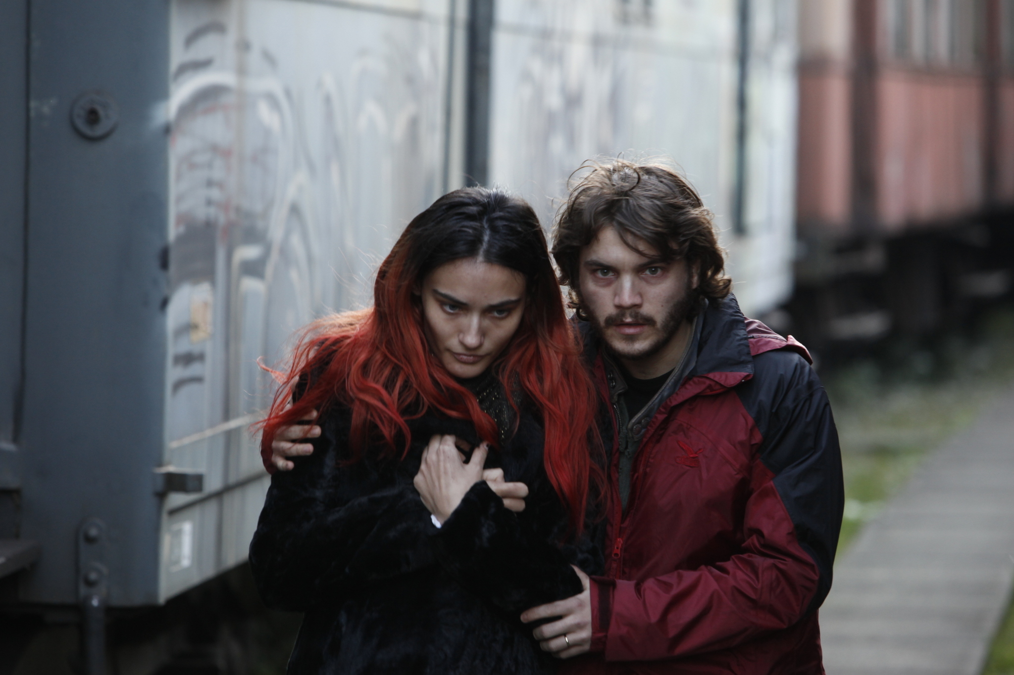 Still of Emile Hirsch and Saadet Aksoy in Gime myleti (2012)
