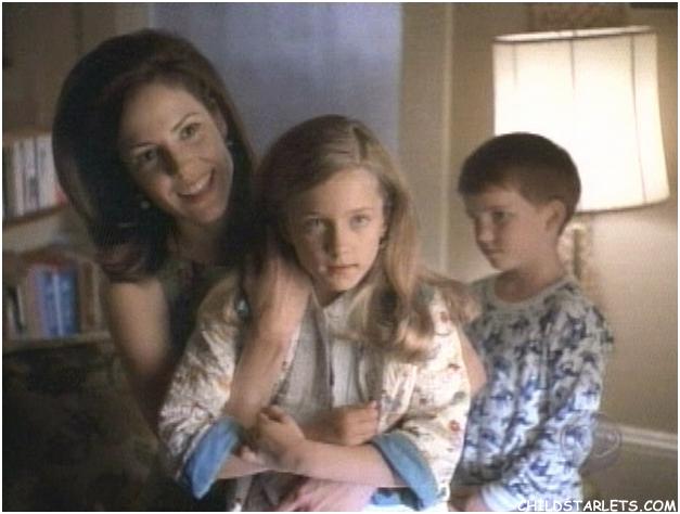 Hallee Hirsh as Agatha in Hallmark Hall of Fame's St. Maybe (1998) with Mary Louise Parker