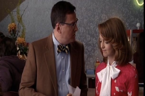 Michael Hitchcock and Jayma Mays in 