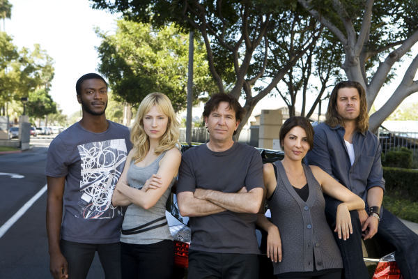 Still of Timothy Hutton, Gina Bellman, Aldis Hodge, Christian Kane and Beth Riesgraf in Svieto lygintojai (2008)