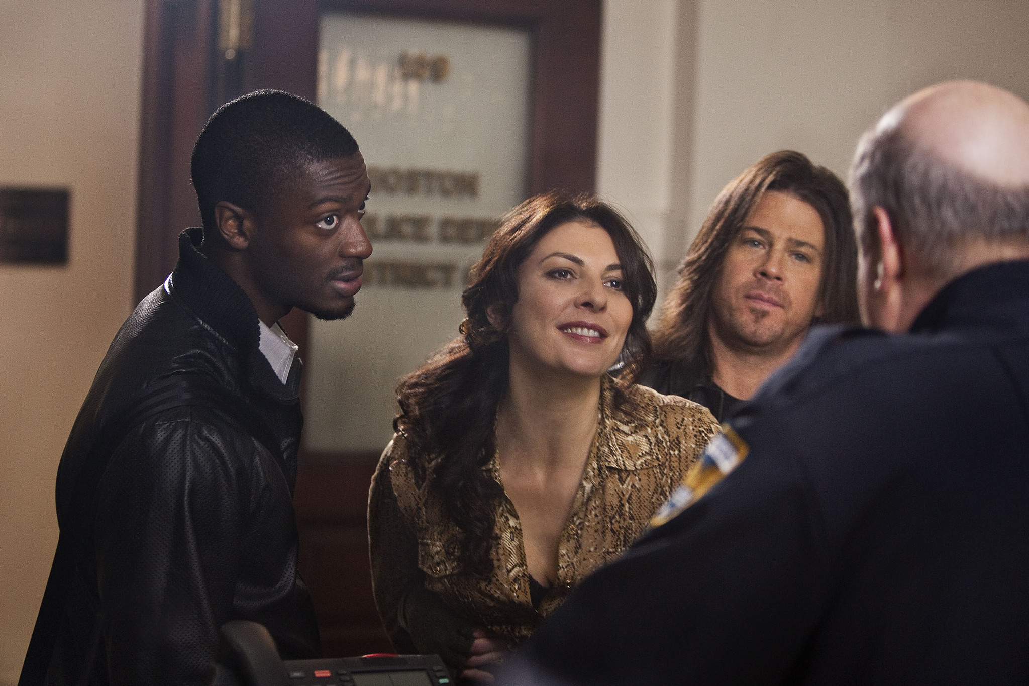 Still of Gina Bellman, Aldis Hodge and Christian Kane in Svieto lygintojai (2008)