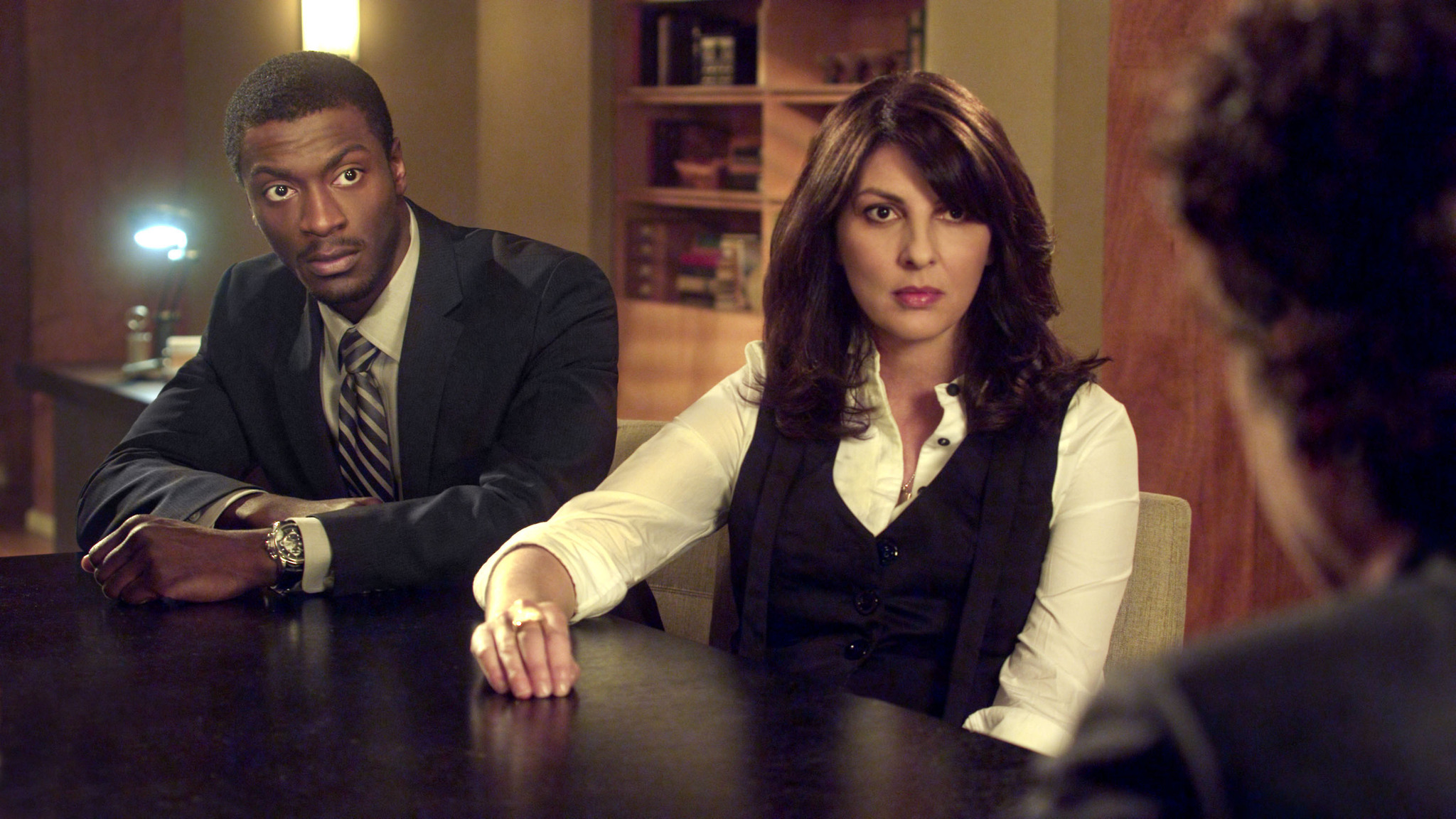 Still of Gina Bellman and Aldis Hodge in Svieto lygintojai (2008)