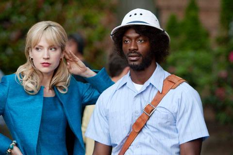 Still of Aldis Hodge and Beth Riesgraf in Svieto lygintojai (2008)