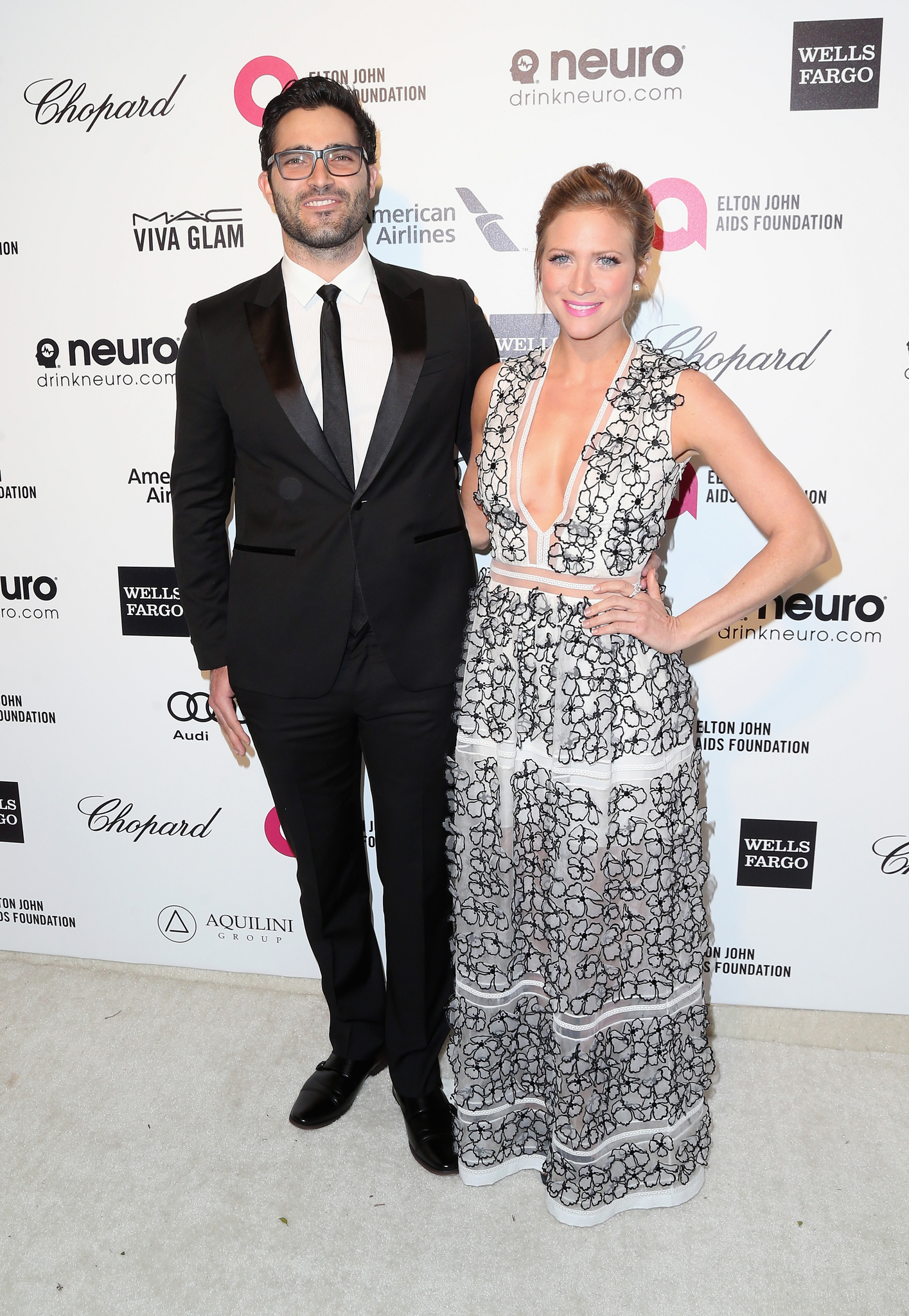 Tyler Hoechlin and Brittany Snow at event of The Oscars (2015)