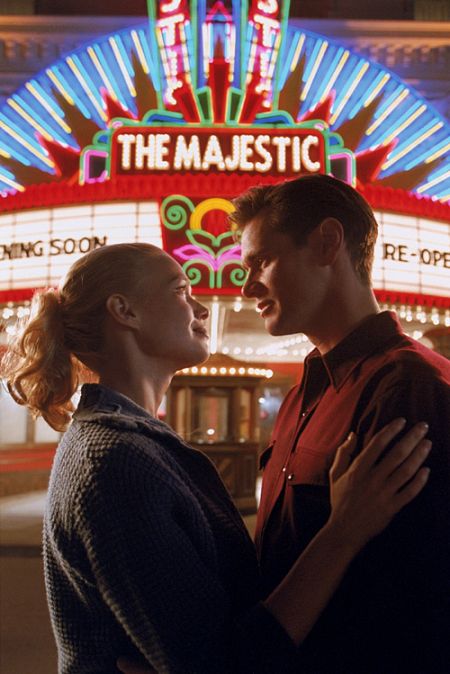 Jim Carrey and Laurie Holden in The Majestic (2001)
