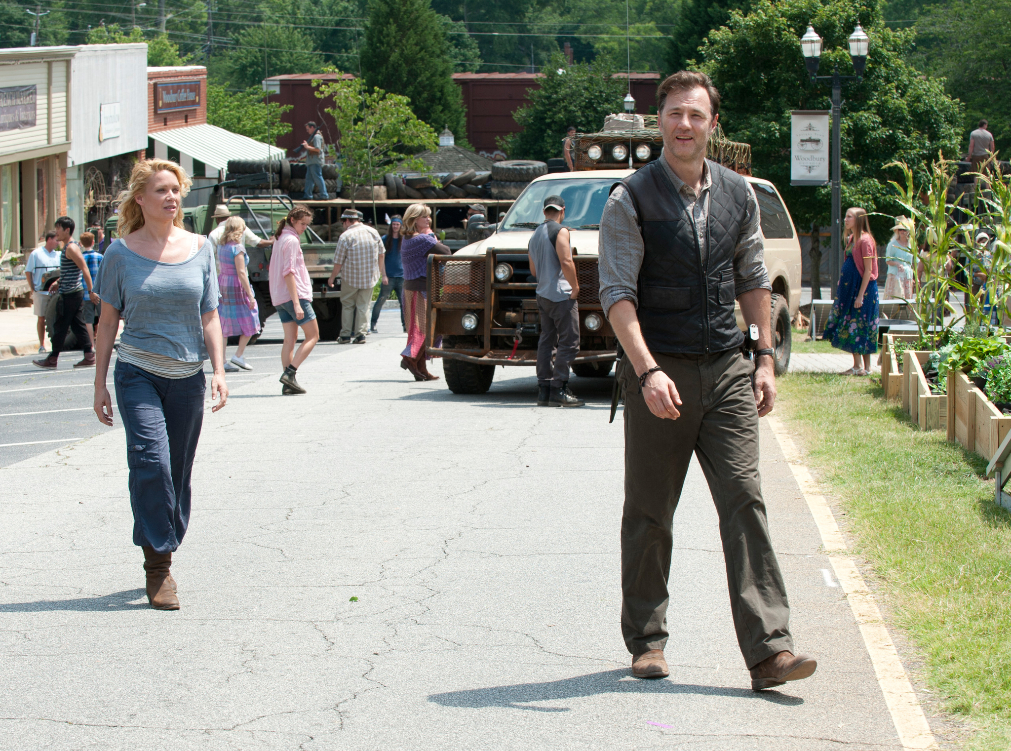 Still of Laurie Holden and David Morrissey in Vaiksciojantys negyveliai: Walk with Me (2012)