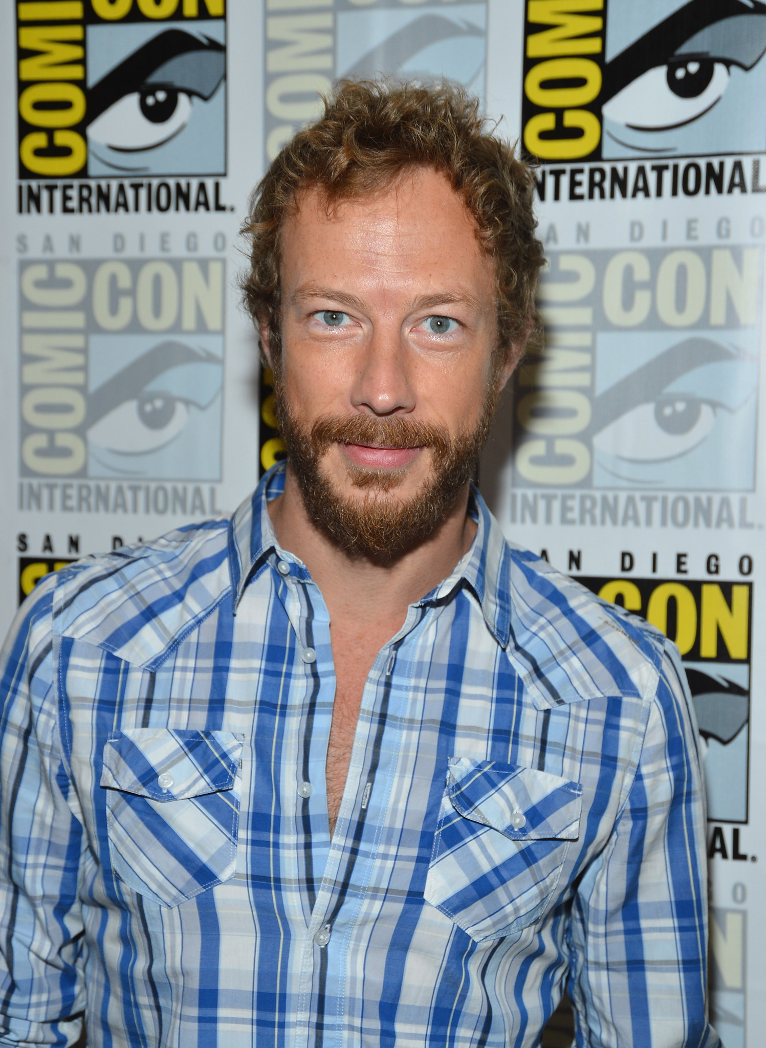 Kris Holden-Ried at event of Lost Girl (2010)