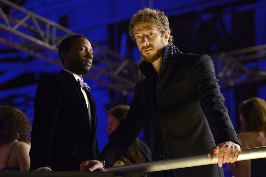 Still of K.C. Collins and Kris Holden-Ried in Lost Girl (2010)
