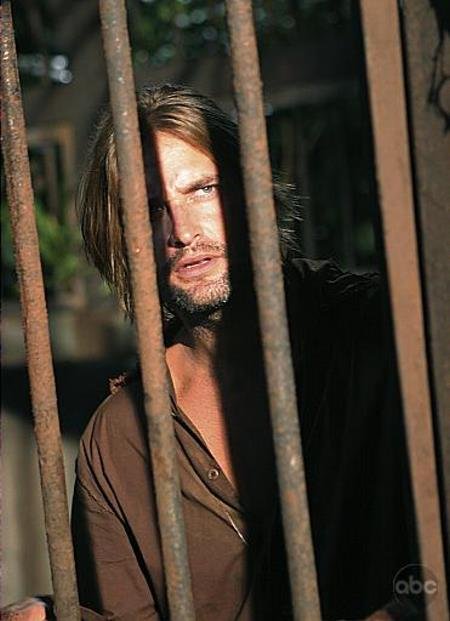 Josh Holloway in Dinge (2004)