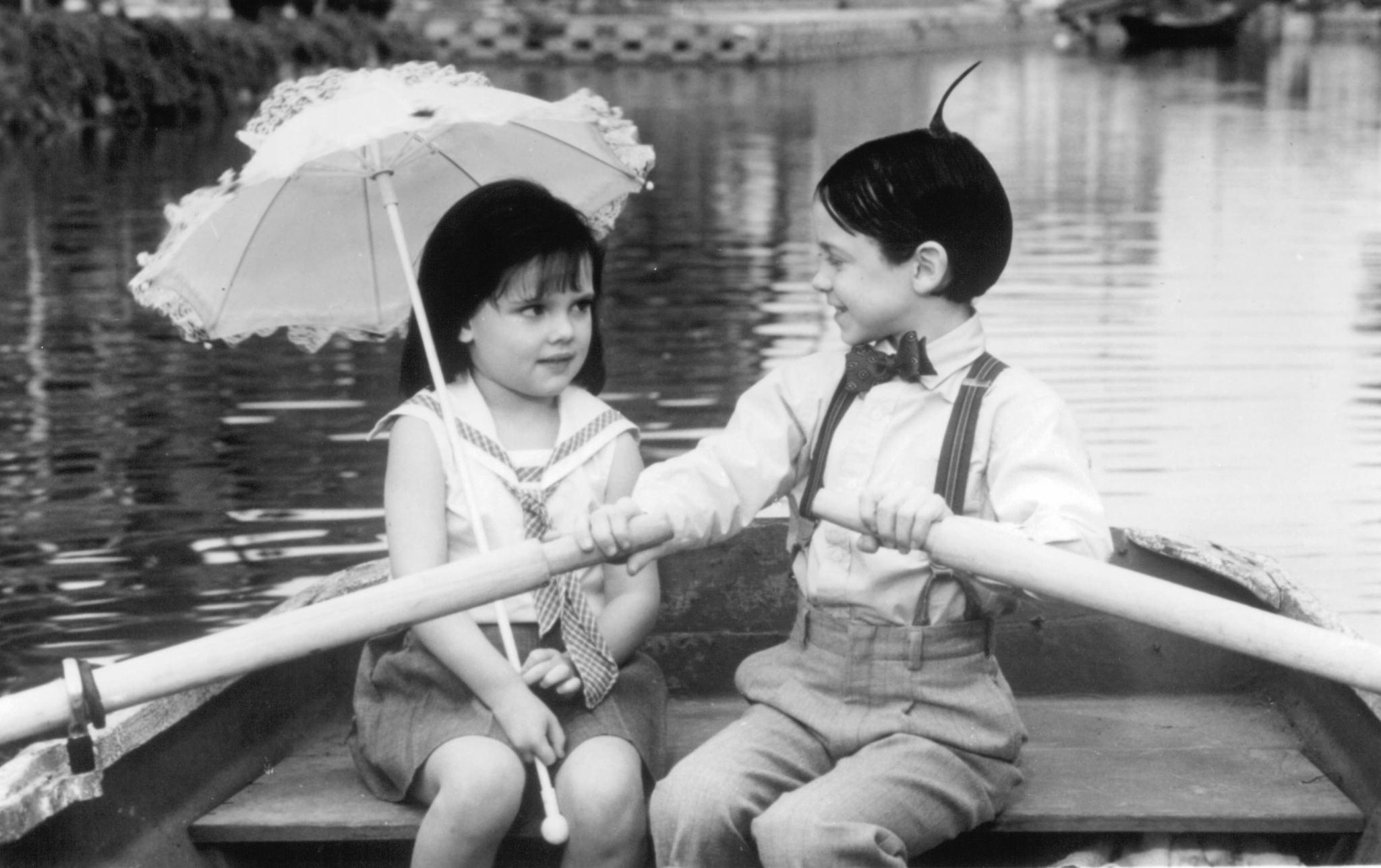 Still of Bug Hall and Brittany Ashton Holmes in The Little Rascals (1994)