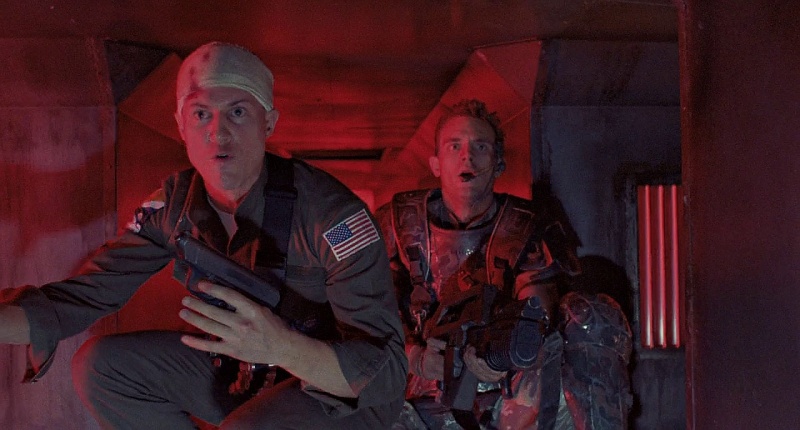 ALIENS by James Cameron - William Hope and Michael Biehn