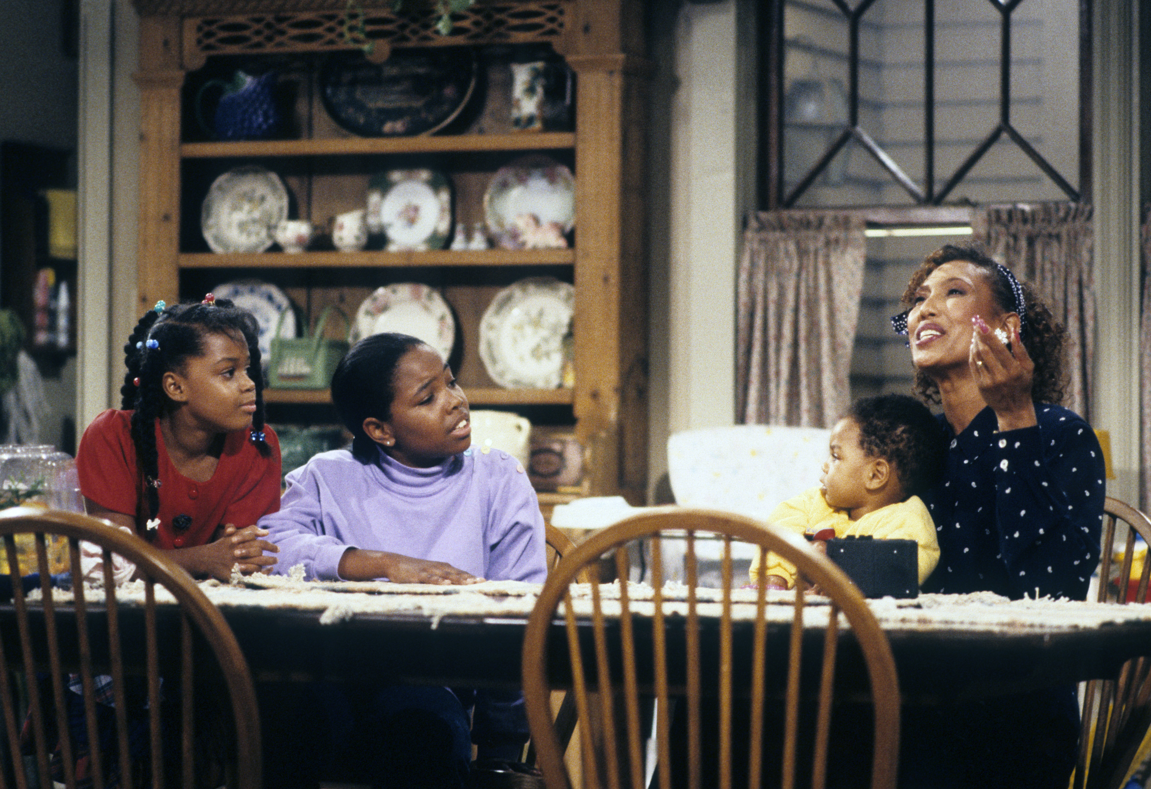 Still of Jaimee Foxworth, Telma Hopkins, Kellie Shanygne Williams, Joseph Julius Wright and Julius Wright in Family Matters (1989)