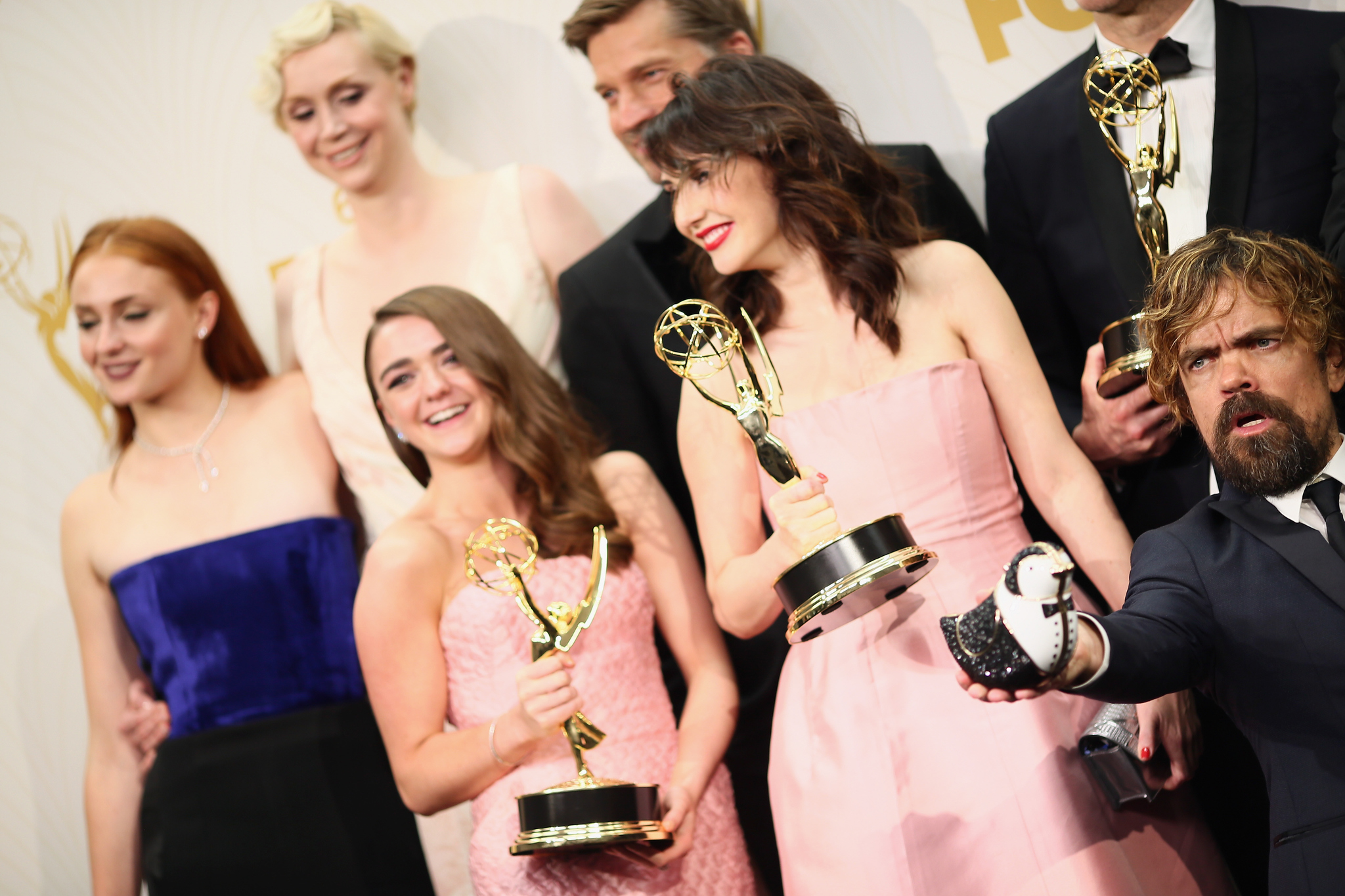 Nikolaj Coster-Waldau, Peter Dinklage, Carice van Houten, Maisie Williams, Gwendoline Christie and Sophie Turner at event of The 67th Primetime Emmy Awards (2015)