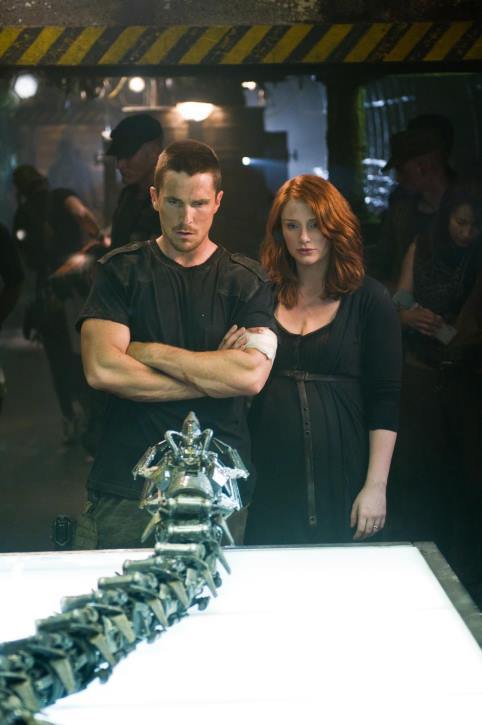 Still of Christian Bale and Bryce Dallas Howard in Terminator Salvation (2009)
