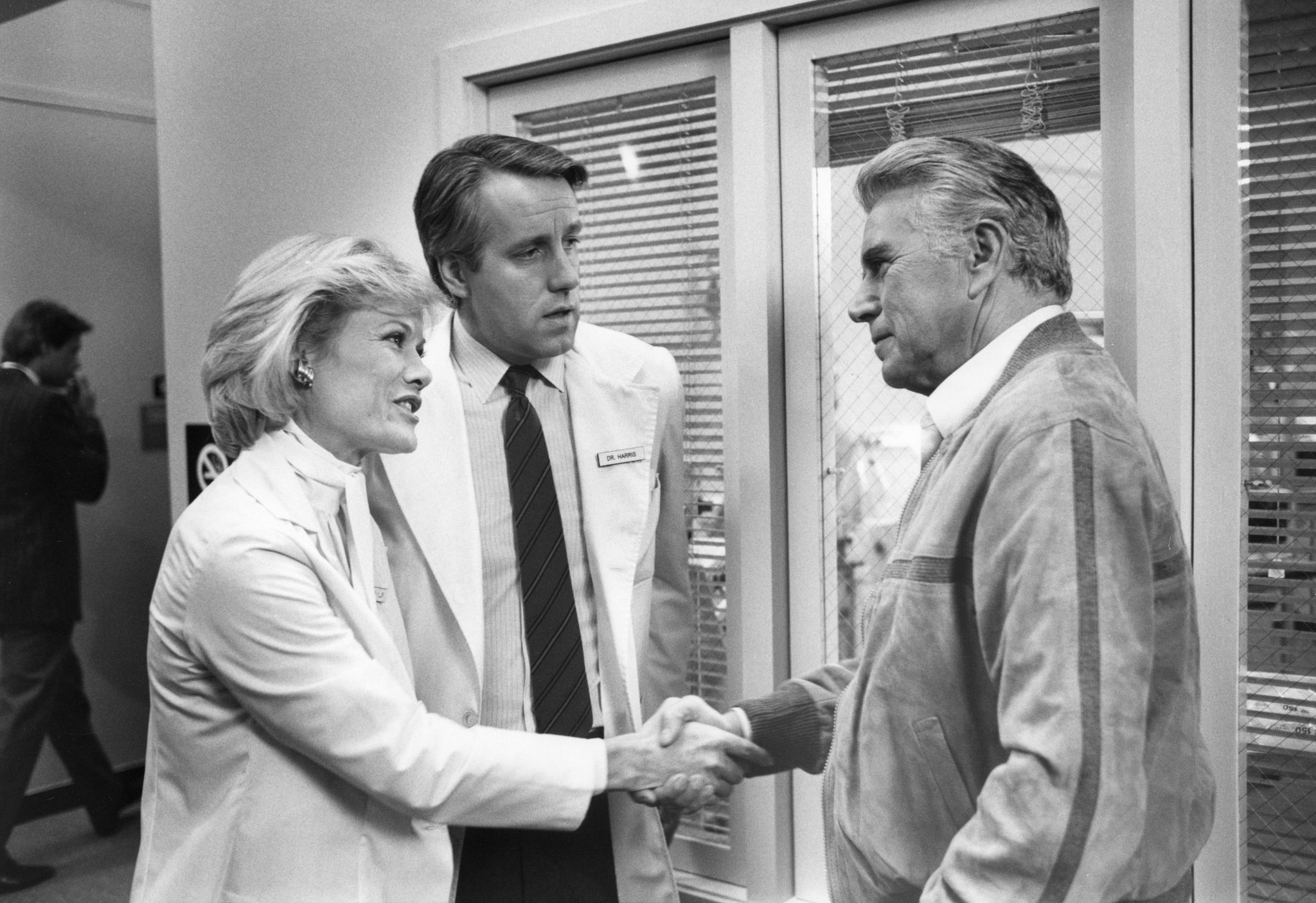 Still of Bibi Besch, John Forsythe and Dennis Howard in Dynasty (1981)