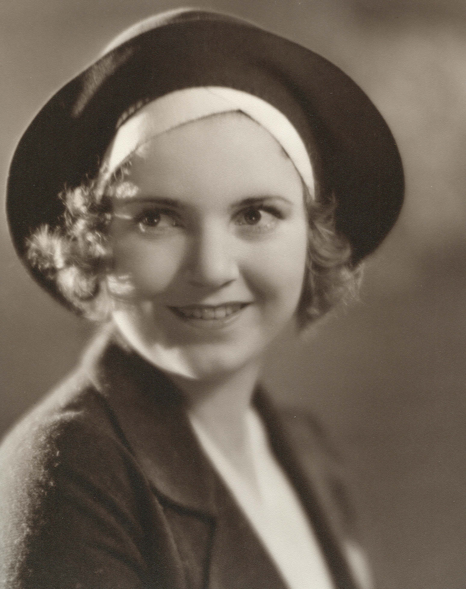 Yvonne Stevens (1931)