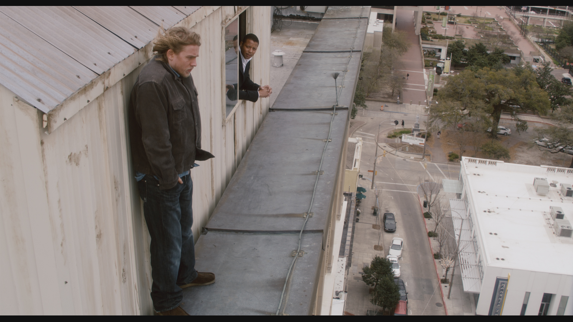 Still of Terrence Howard and Charlie Hunnam in The Ledge (2011)