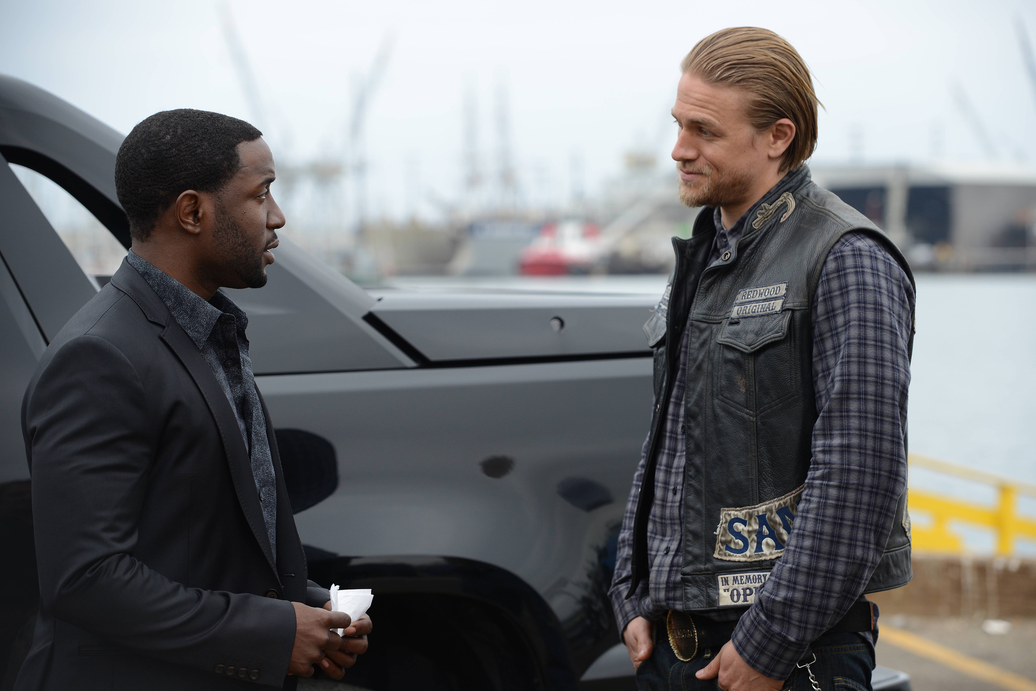 Still of Charlie Hunnam and Rich Paul in Sons of Anarchy (2008)