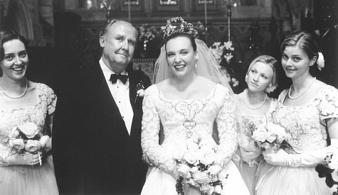 Toni Collette, Roz Hammond, Bill Hunter, Belinda Jarrett and Sophie Lee in Muriel's Wedding (1994)