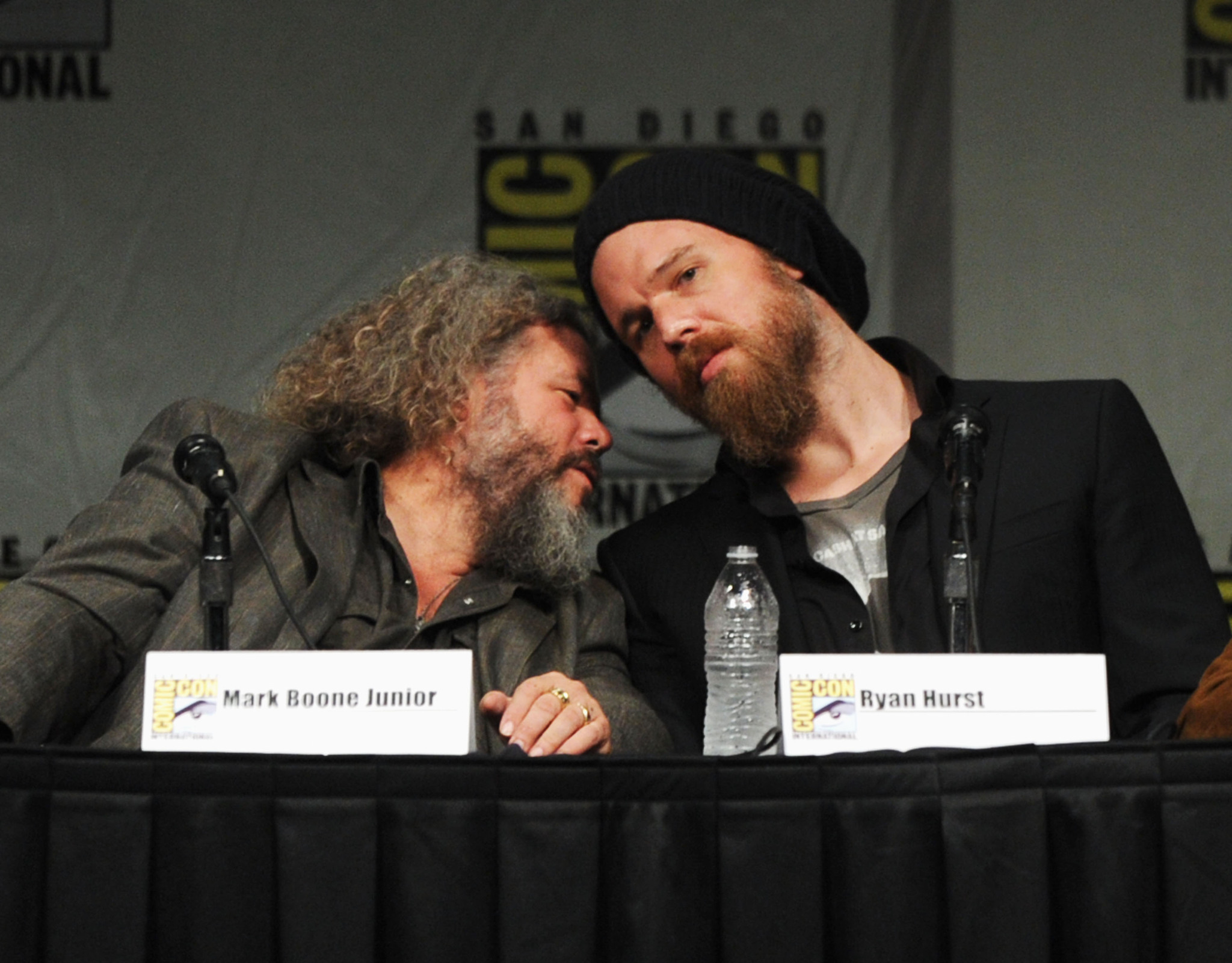 Ryan Hurst and Mark Boone at event of Sons of Anarchy (2008)