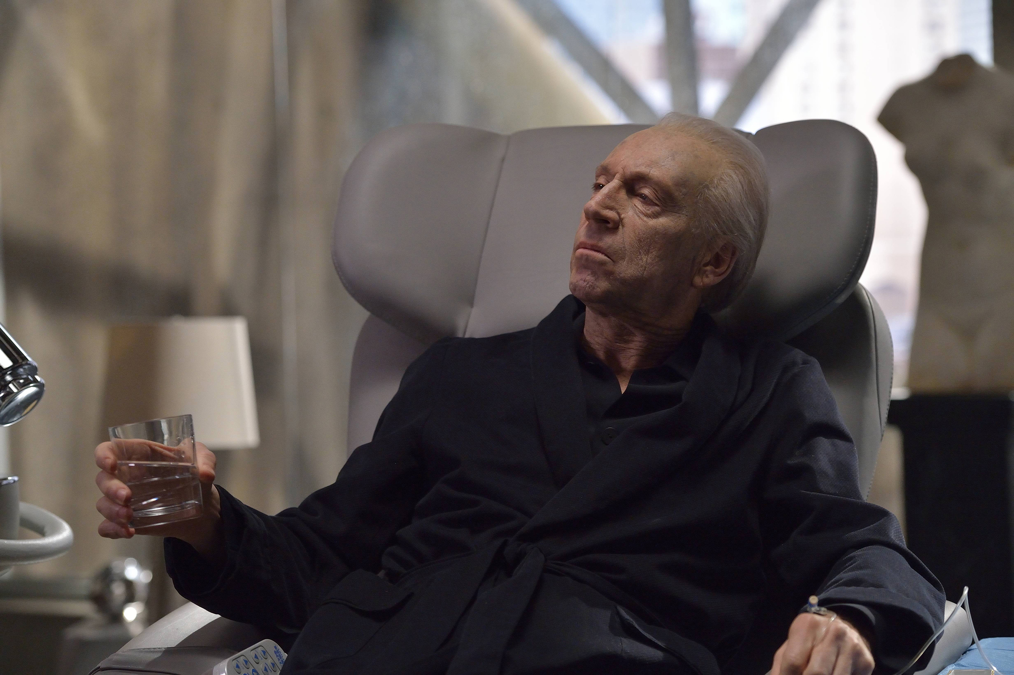 Still of Jonathan Hyde in The Strain (2014)