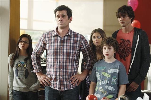 Still of Ty Burrell, Sarah Hyland, Ariel Winter, Nolan Gould and Reid Ewing in Moderni seima (2009)