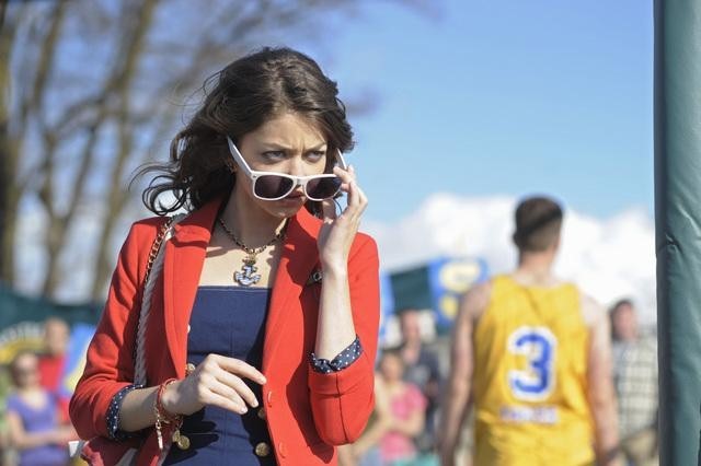 Still of Sarah Hyland in Keistuolis ir grazuole (2011)