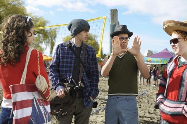 Still of Sarah Hyland, Matt Prokop and Jimmy Bellinger in Keistuolis ir grazuole (2011)