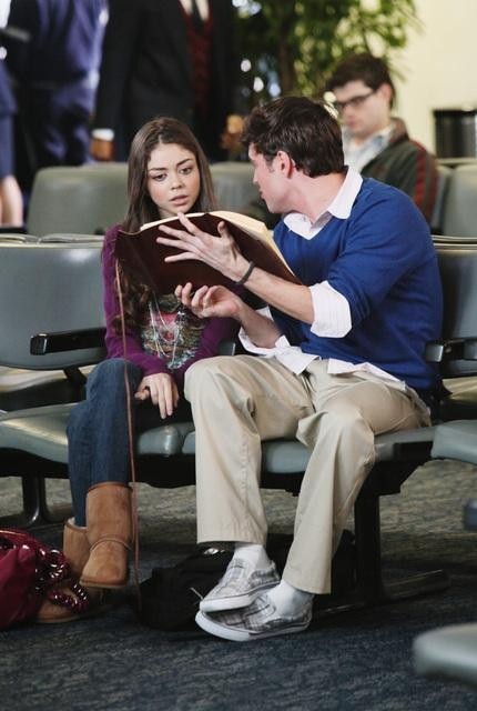 Still of Sarah Hyland and Patrick Stafford in Moderni seima (2009)