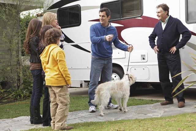 Still of Julie Bowen, Ty Burrell, Sarah Hyland, Fred Willard, Ariel Winter and Nolan Gould in Moderni seima (2009)