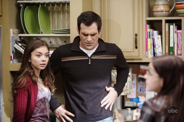 Still of Ty Burrell and Sarah Hyland in Moderni seima (2009)