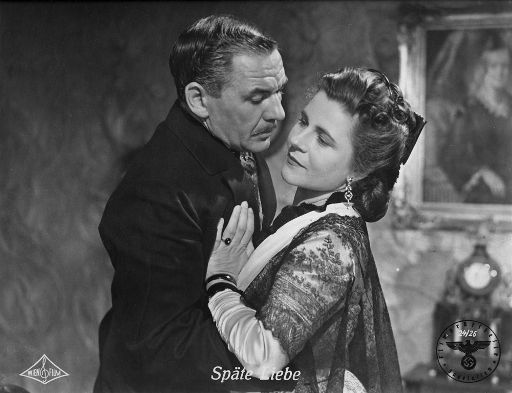 Still of Attila Hörbiger and Paula Wessely in Späte Liebe (1943)