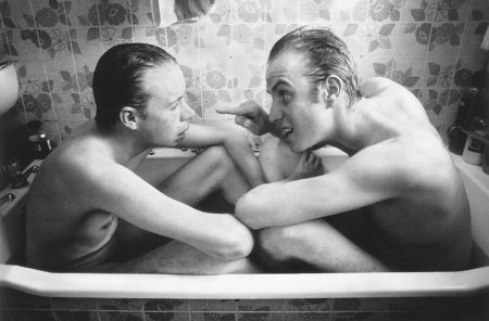 Still of Llyr Ifans and Rhys Ifans in Twin Town (1997)