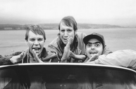 Kevin Allen, Llyr Ifans and Rhys Ifans in Twin Town (1997)